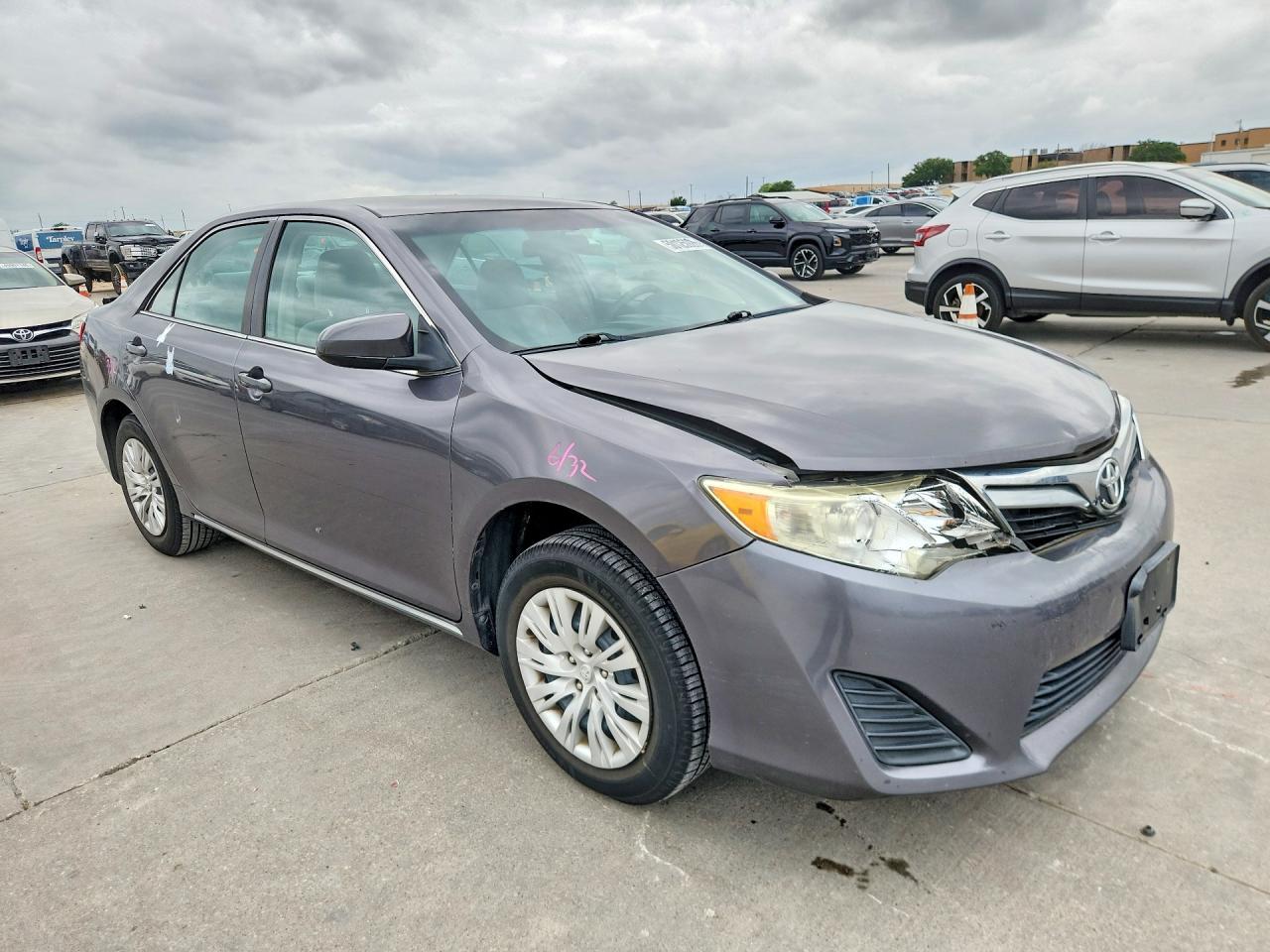 2014 Toyota Camry Le - Фото 4
