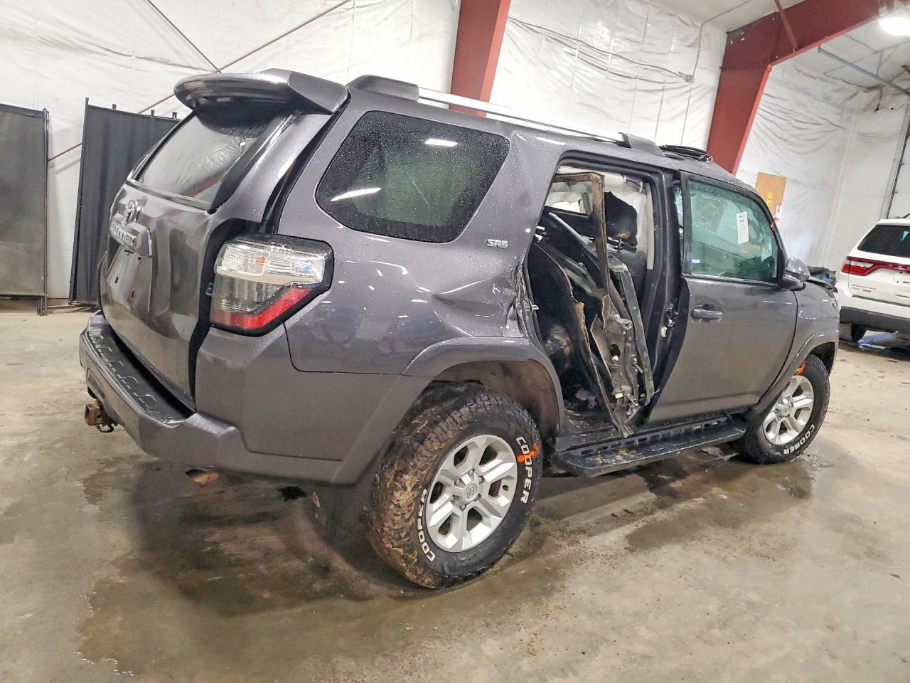 2022 Toyota 4Runner Sr5 Premium - Фото 3