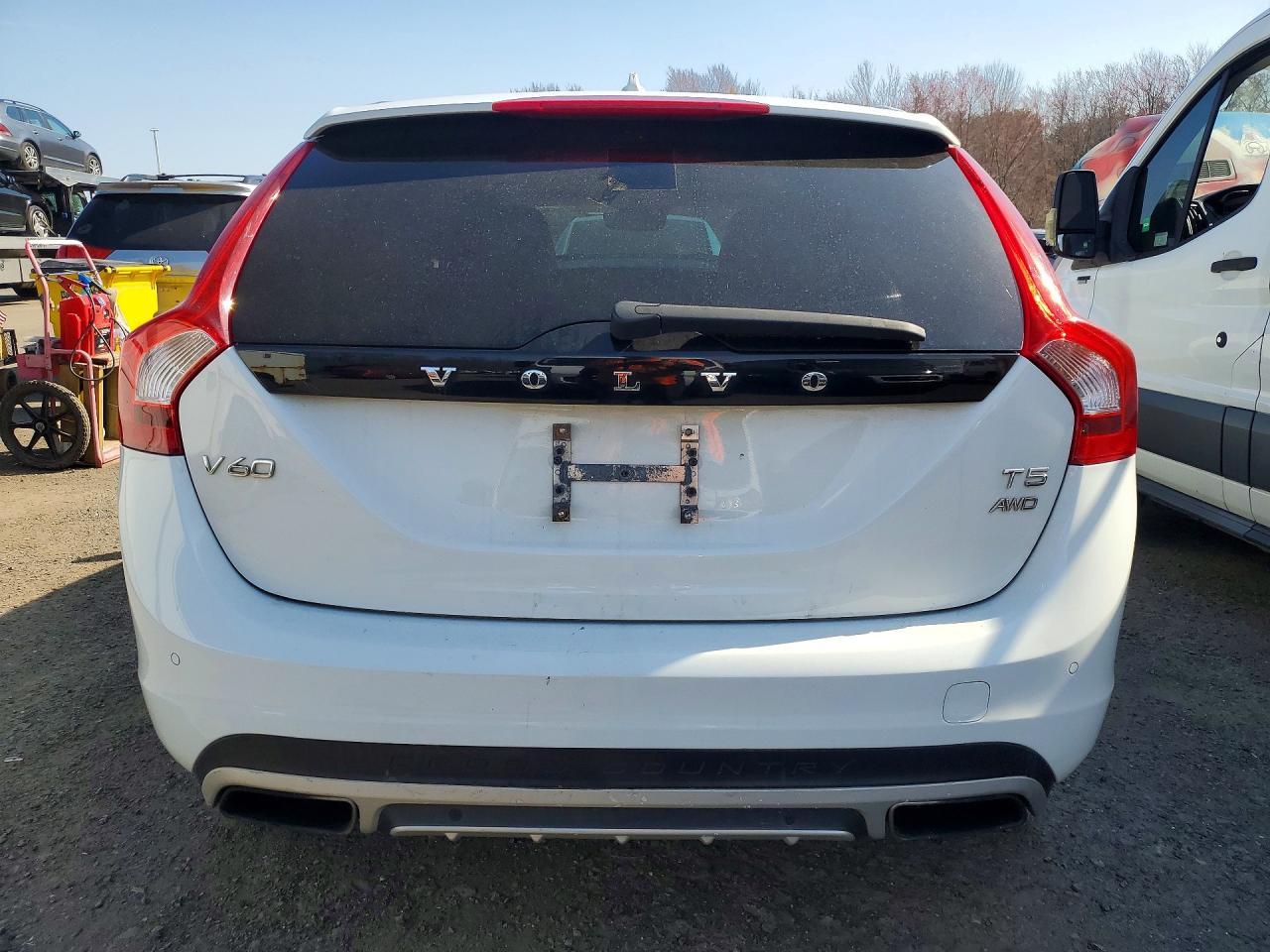 2015 Volvo V60 Cross Country Premier - Фото 6