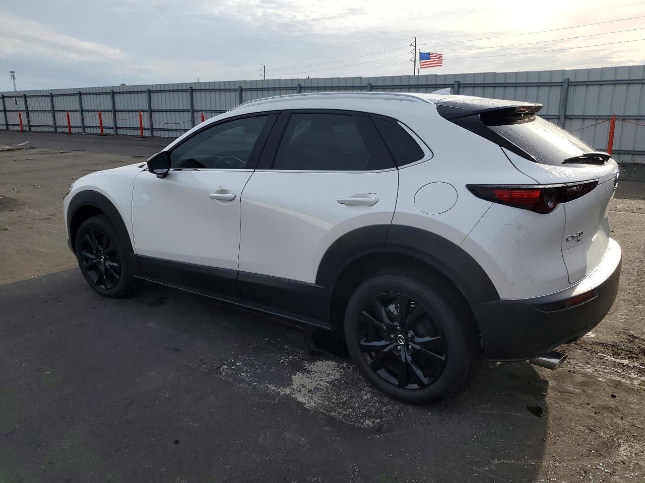2024 Mazda Cx-30 Premium - Image 2