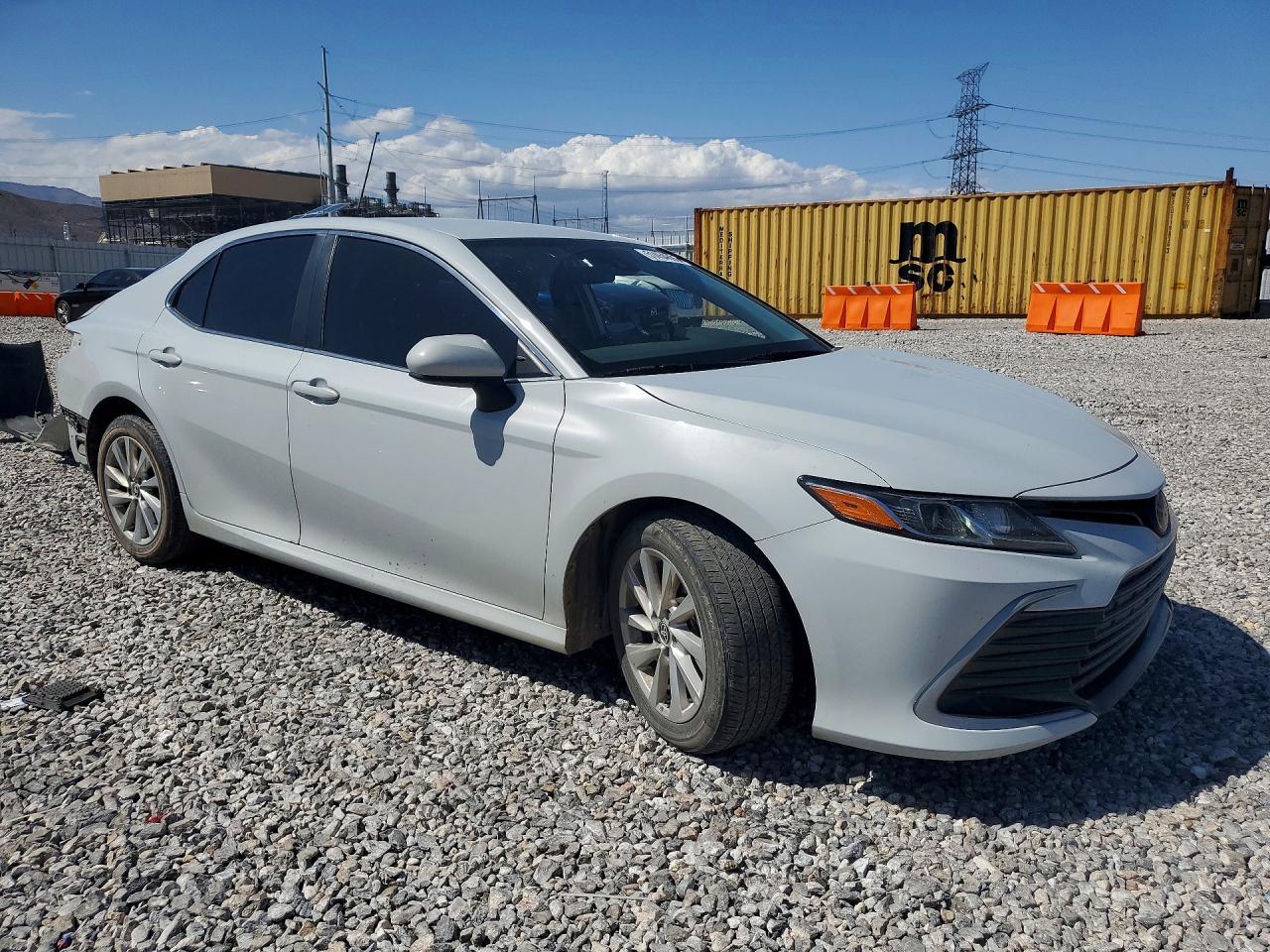 2023 Toyota Camry Le - Фото 4