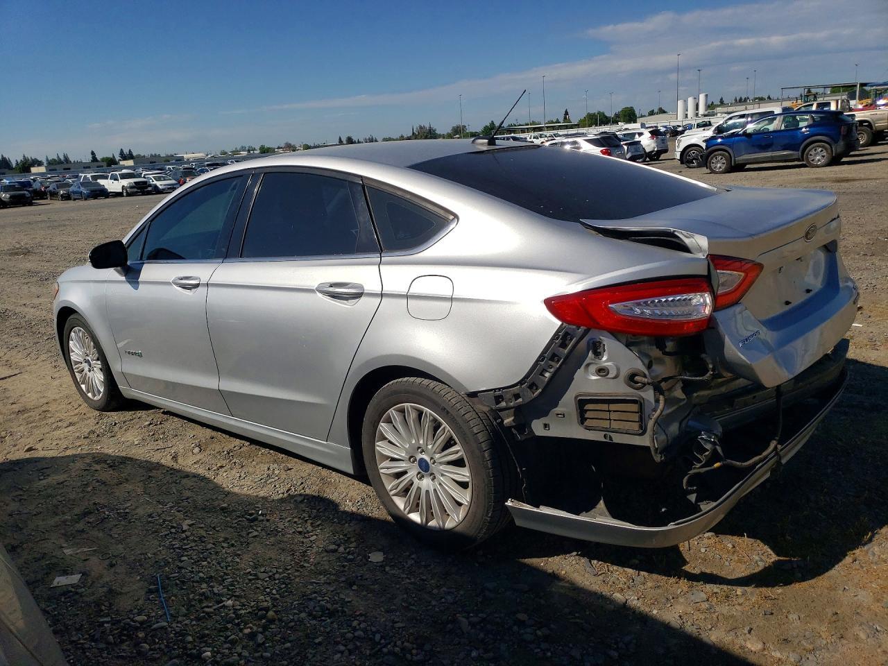 2016 Ford Fusion Se Hybrid - Image 2