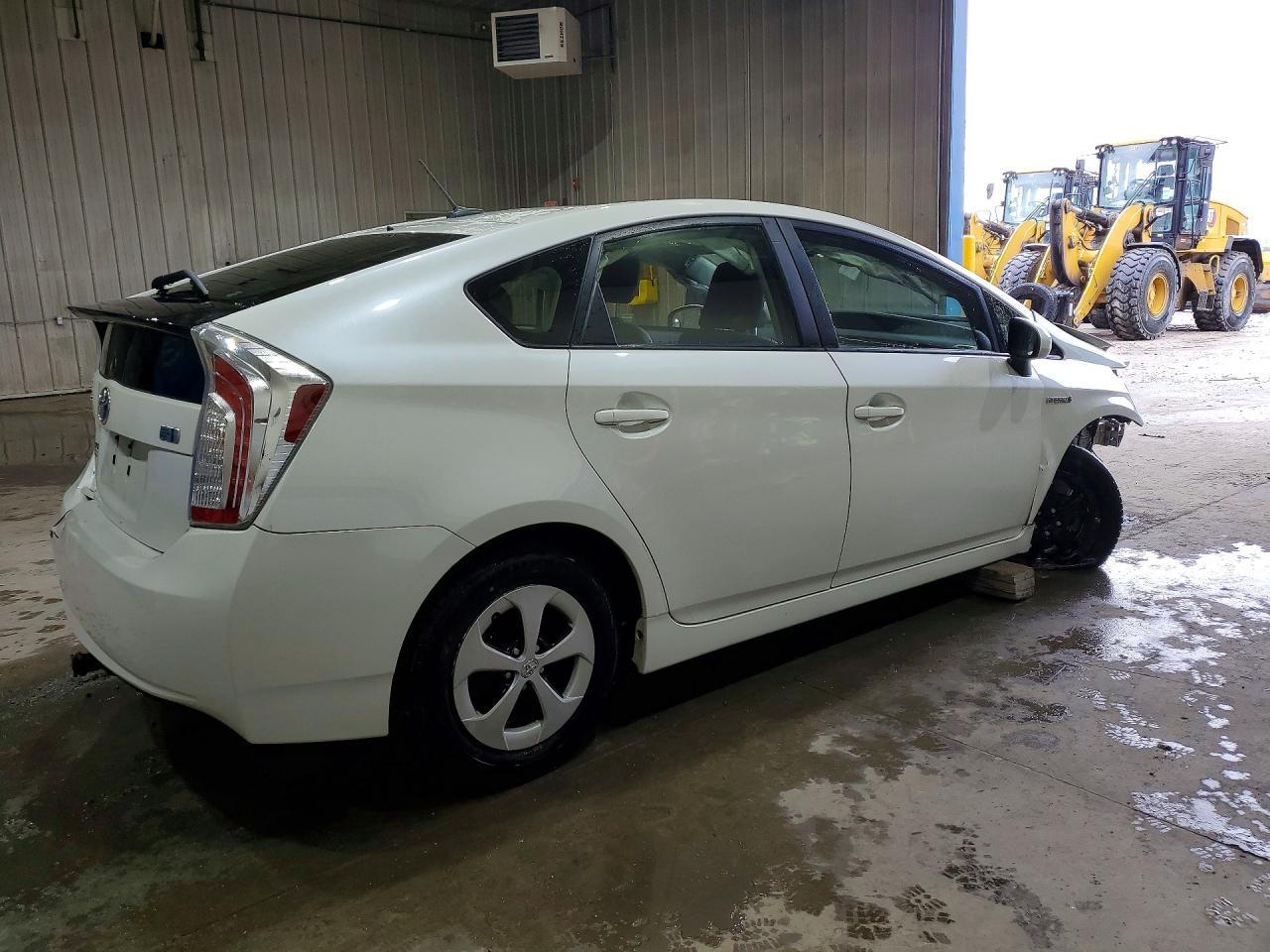 2015 Toyota Prius Four - Фото 3