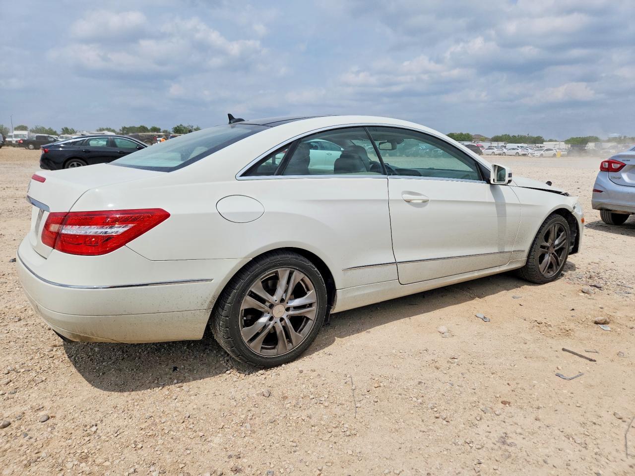 2010 Mercedes-Benz E 350 - Image 3