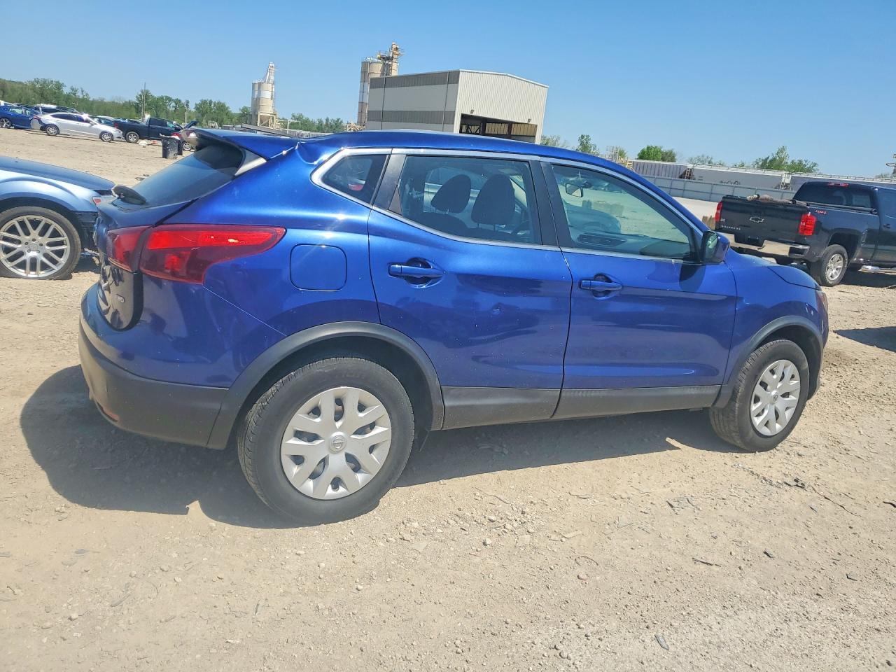 2018 Nissan Rogue Sport S - Фото 3