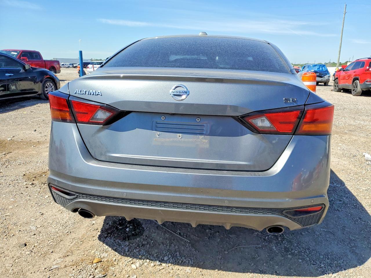 2021 Nissan Altima 2.5 Sr - Image 6