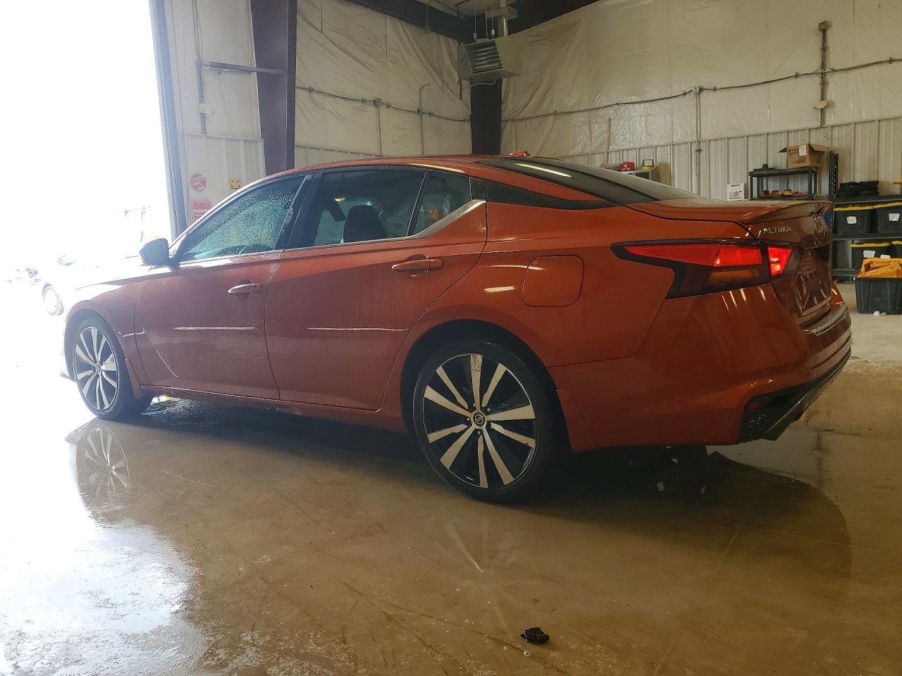 2021 Nissan Altima Sr - Image 2