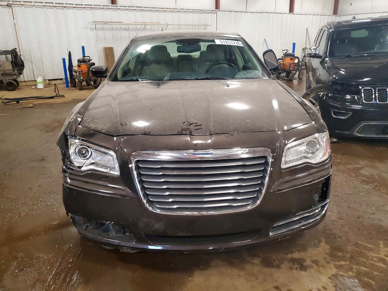 2013 Chrysler 300 - Фото 5