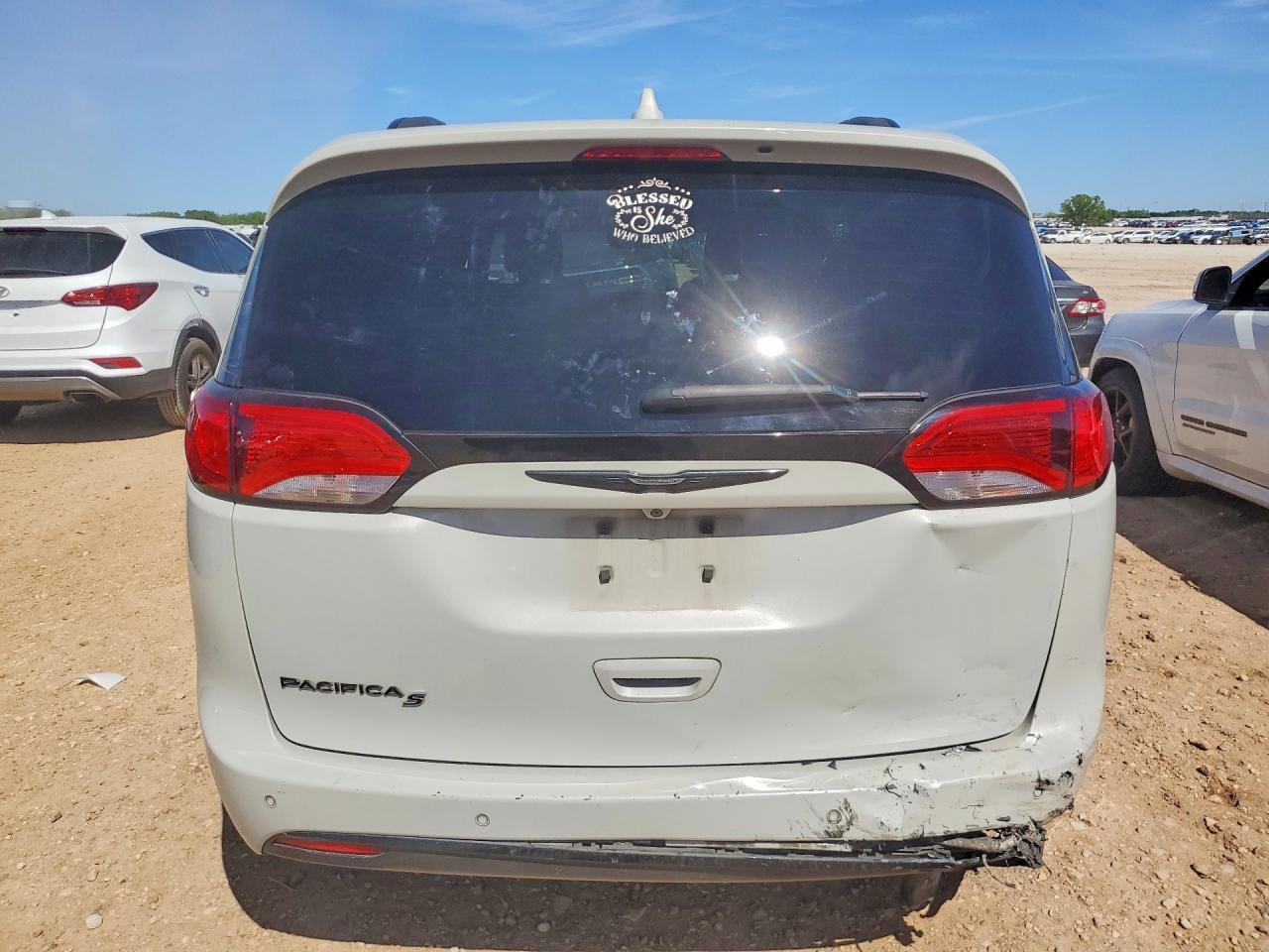 2020 Chrysler Pacifica Touring - Image 6
