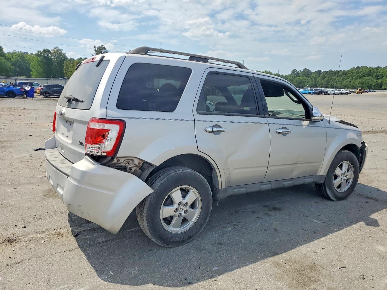 2011 Ford Escape Xlt - Image 3