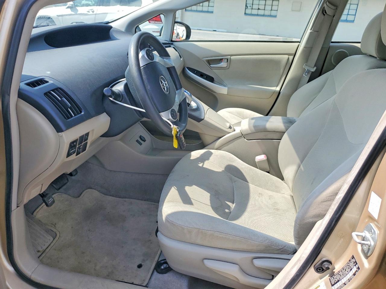 2011 Toyota Prius Three - Image 7