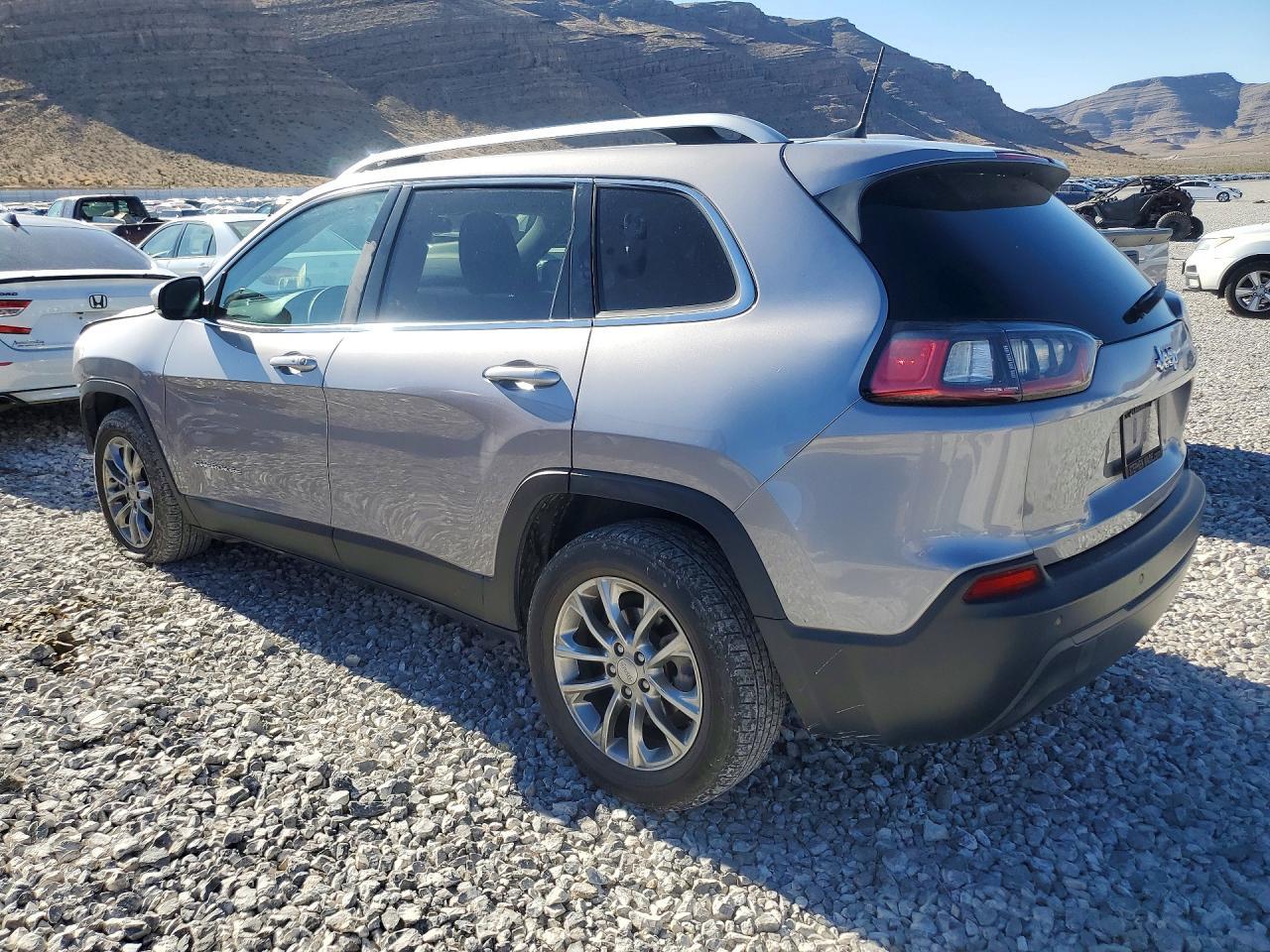 2019 Jeep Cherokee Latitude Plus - Фото 2