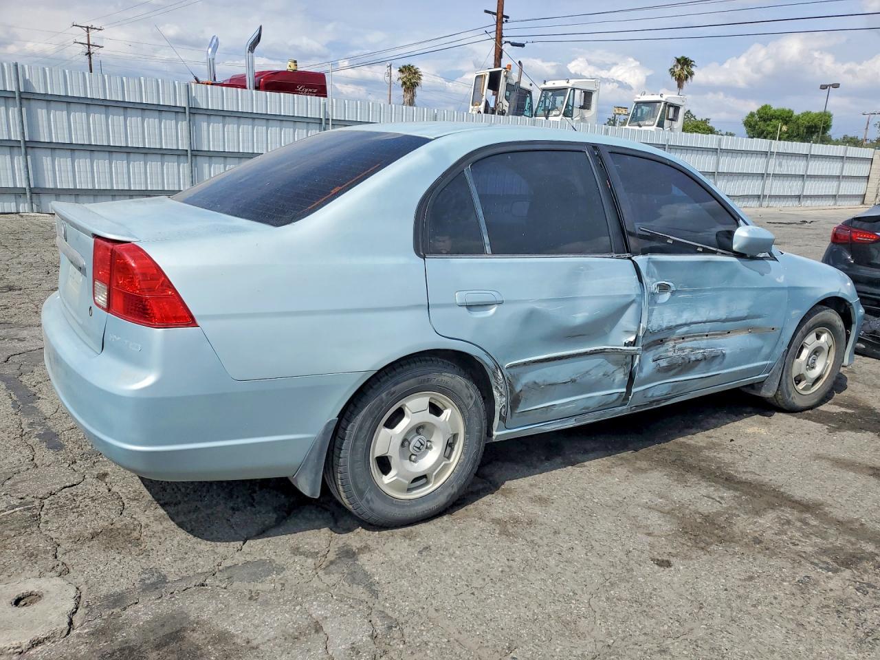 2003 Honda Civic Hybrid - Image 3