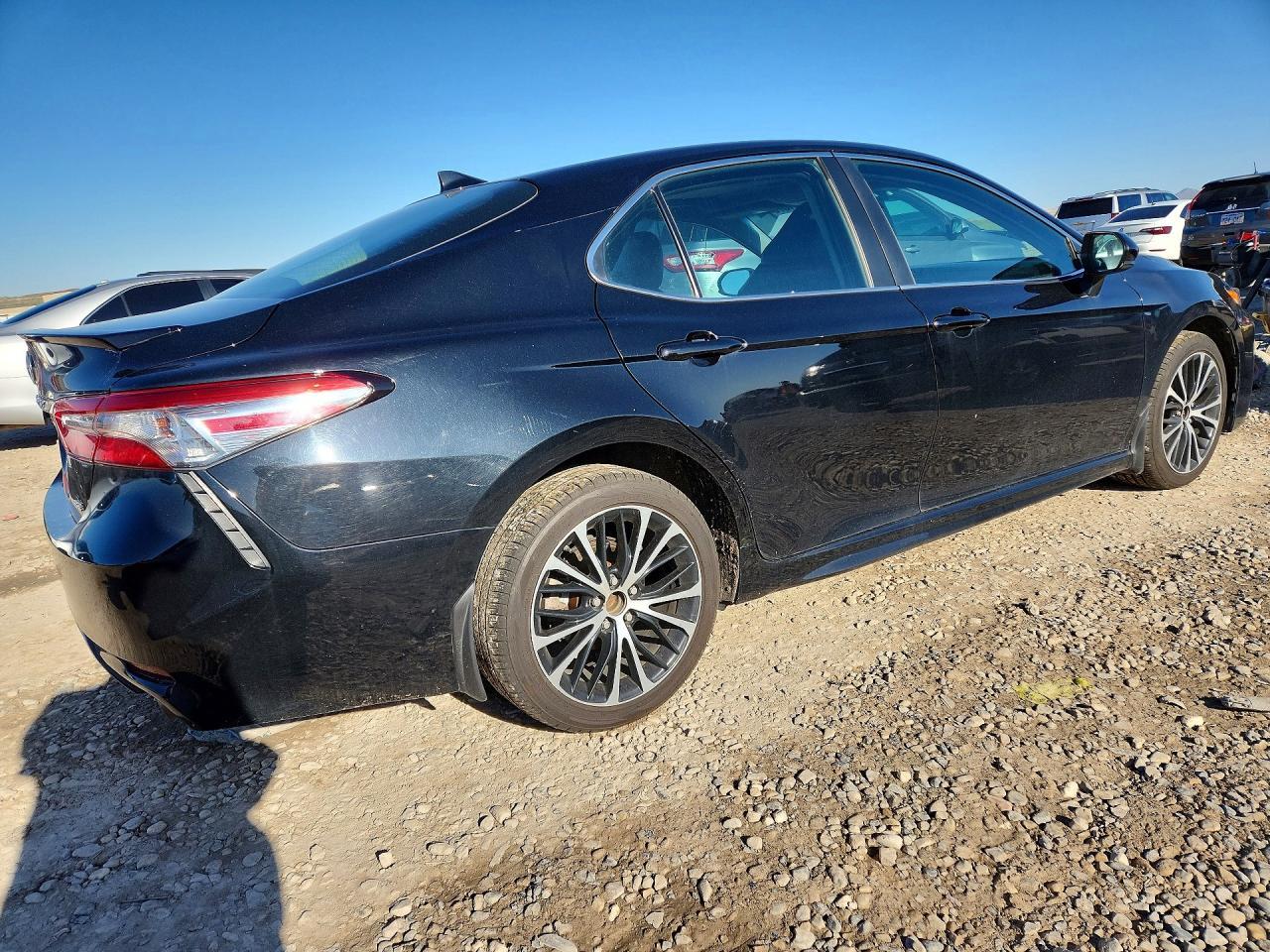 2019 Toyota Camry Se - Image 3