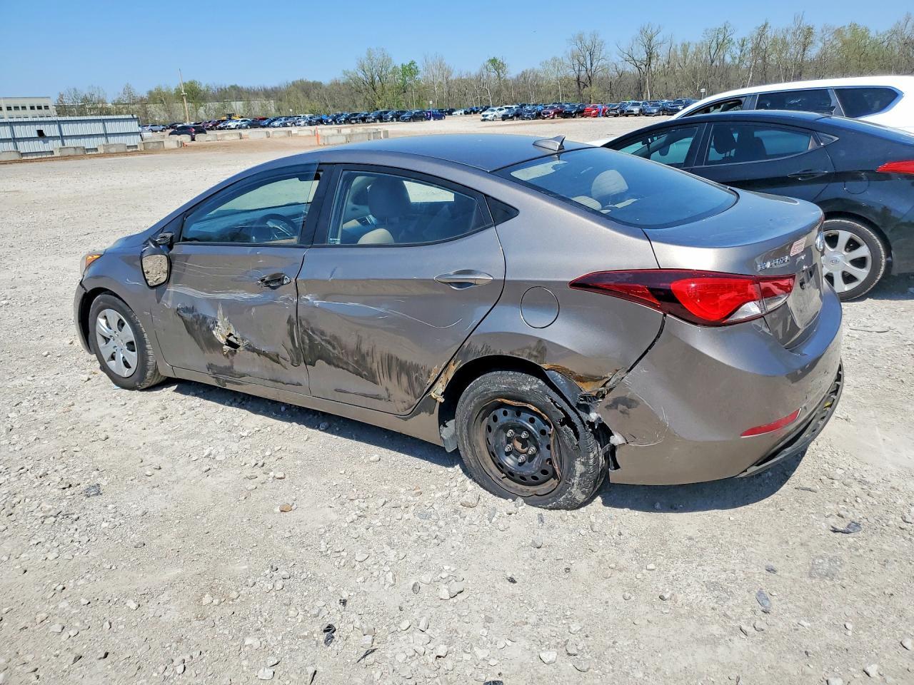 2016 Hyundai Elantra Se - Image 2