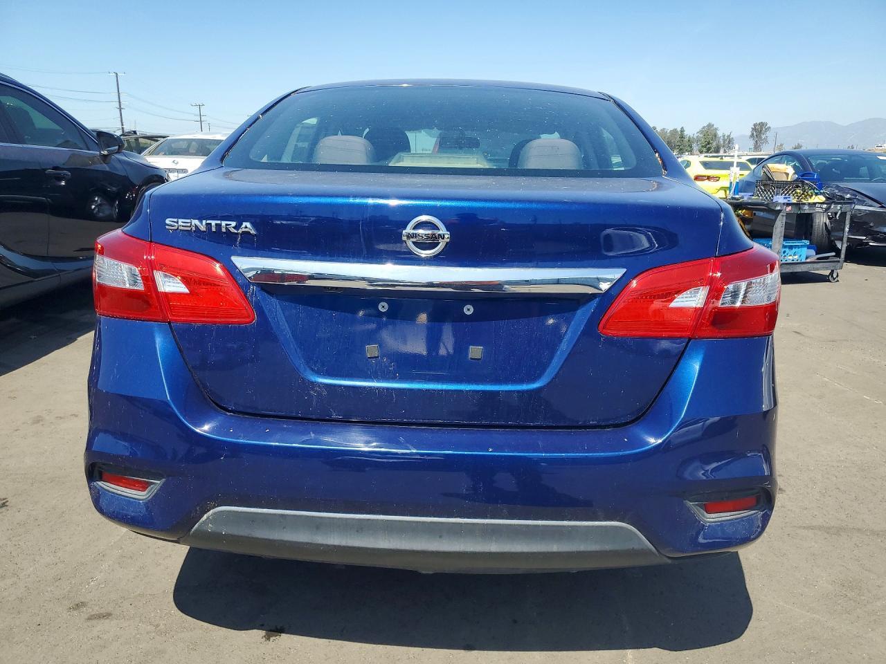 2018 Nissan Sentra S - Фото 6