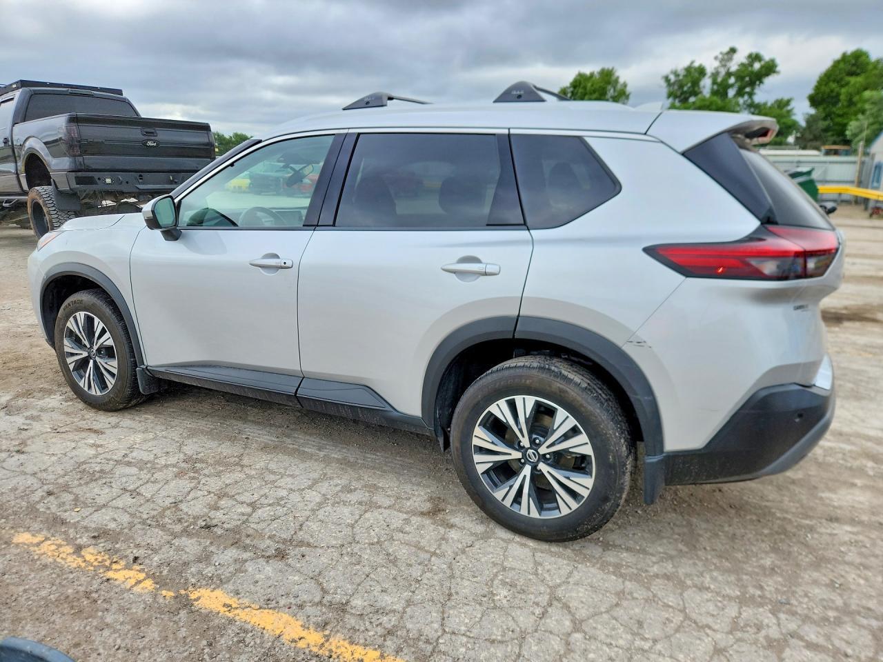 2021 Nissan Rogue Sv - Фото 2