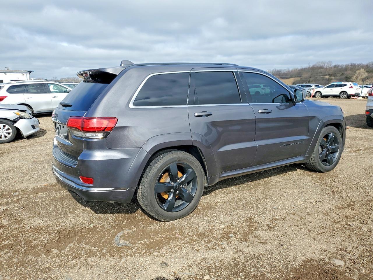 2015 Jeep Grand Cherokee Overland - Image 3