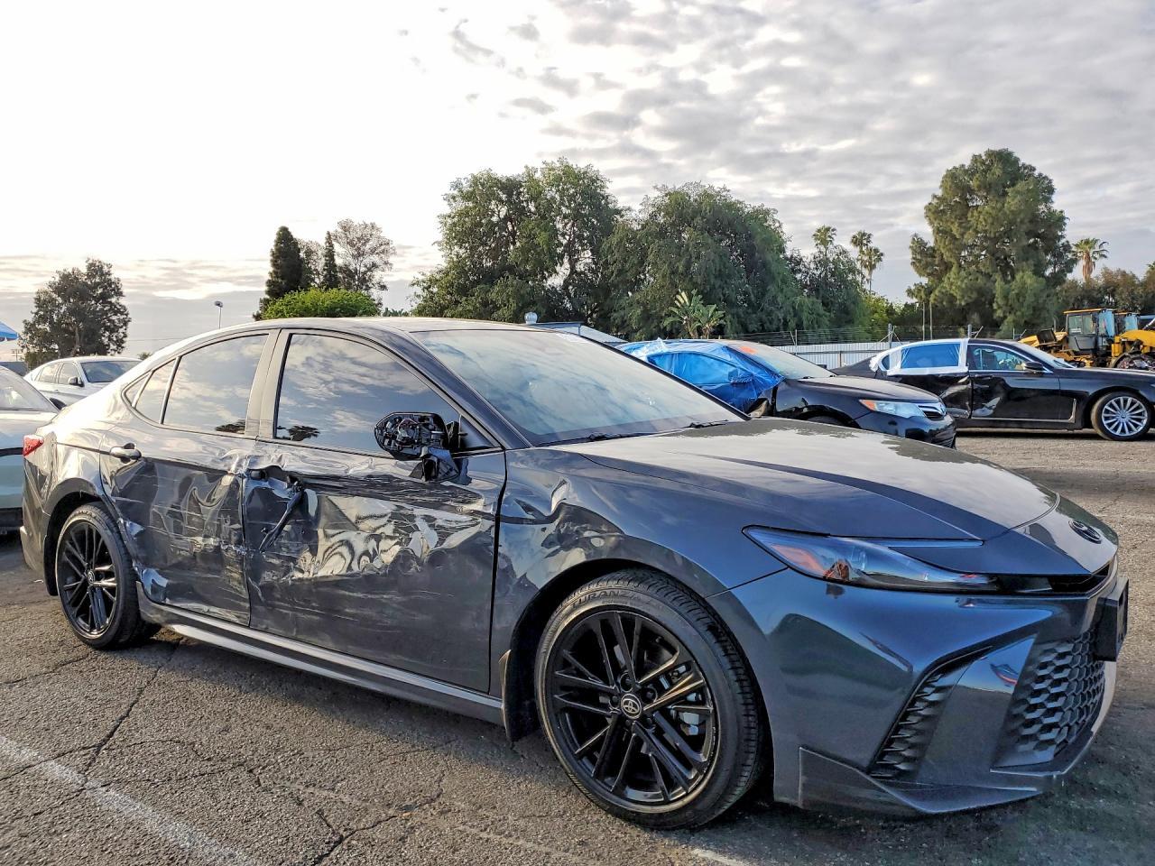 2025 Toyota Camry Se - Фото 4