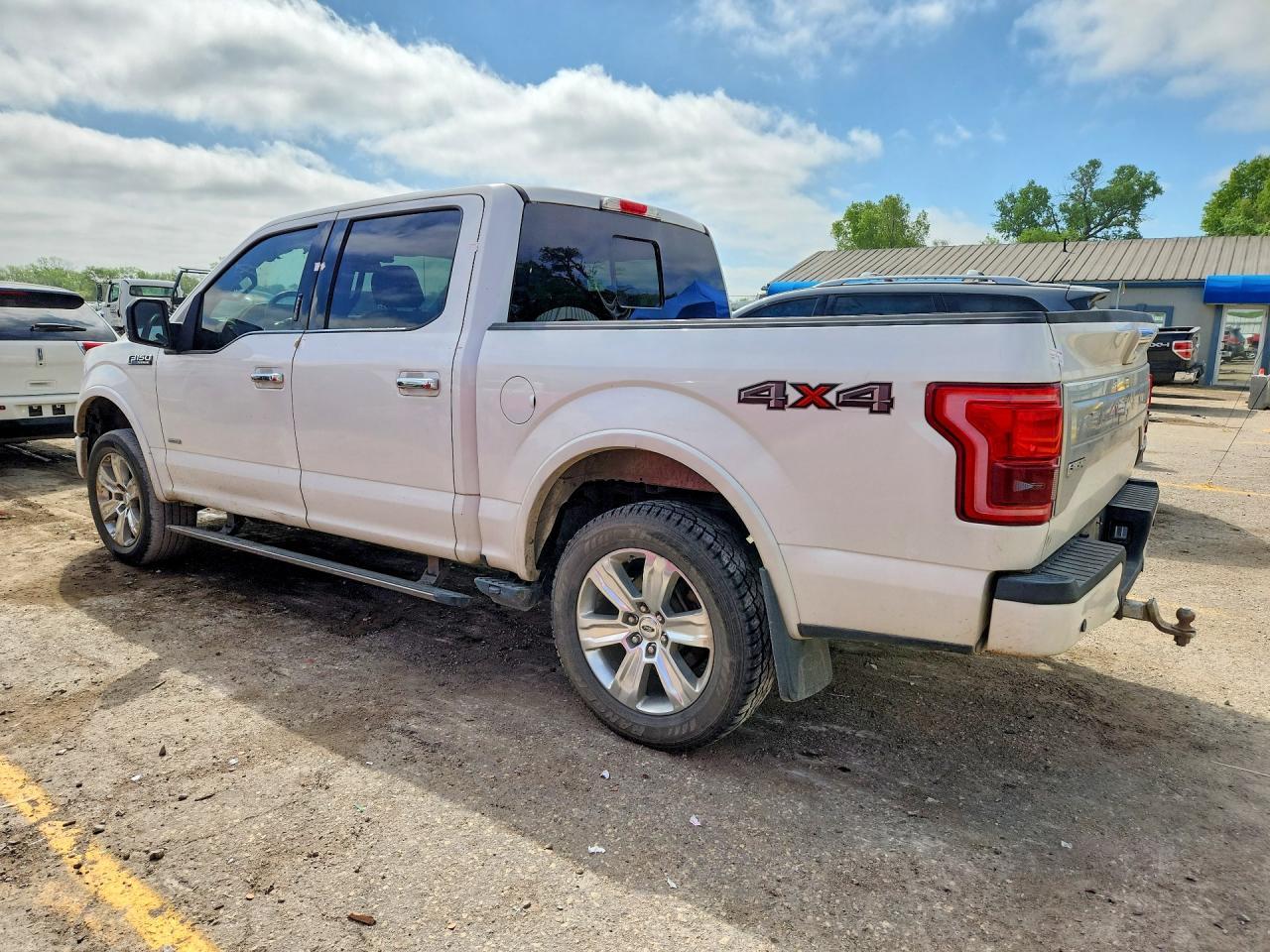 2015 Ford F150 Supercrew - Фото 2