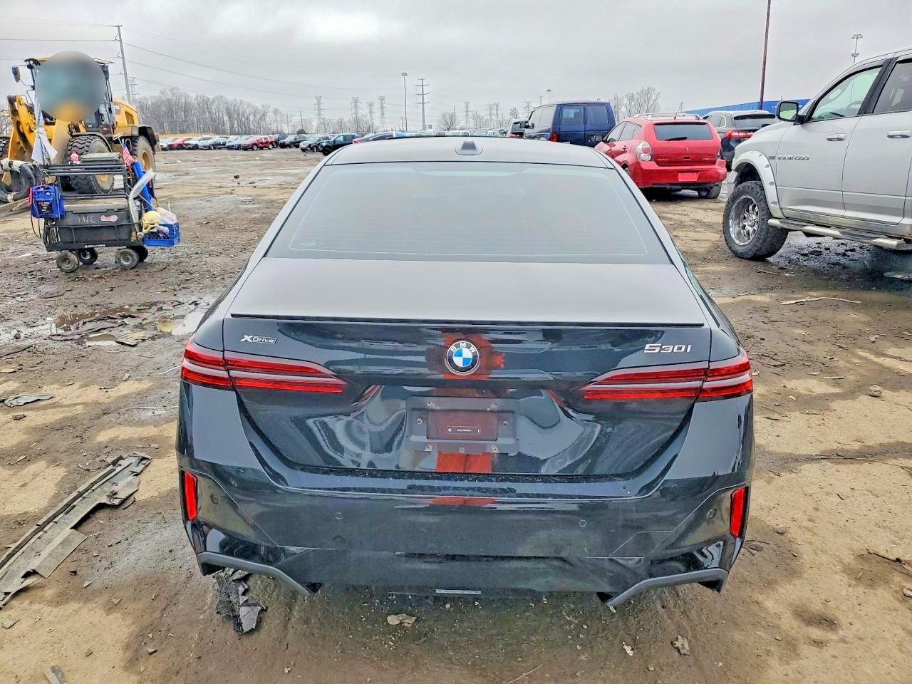 2024 BMW 530 Xi - Image 6
