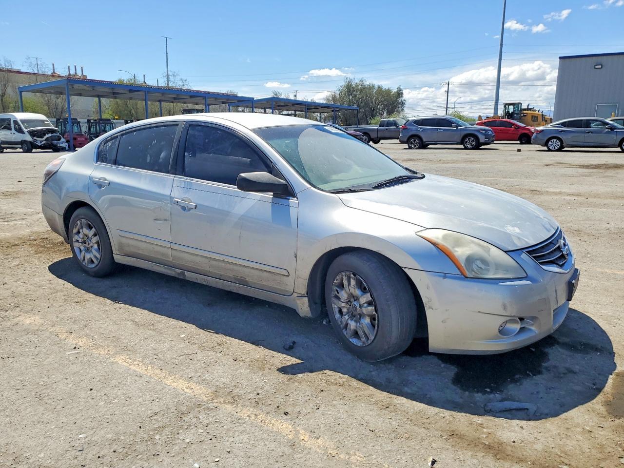 2010 Nissan Altima - Image 4