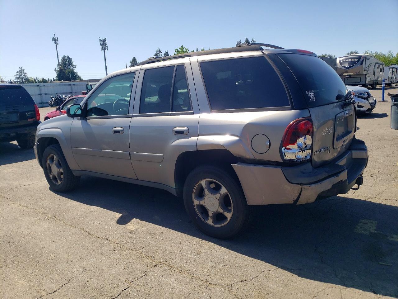 2005 Chevrolet Trailblazer - Image 2