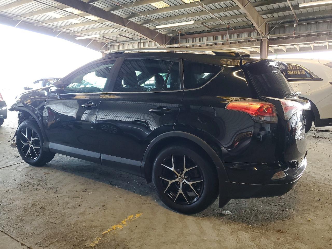 2018 Toyota Rav4 Se - Фото 2
