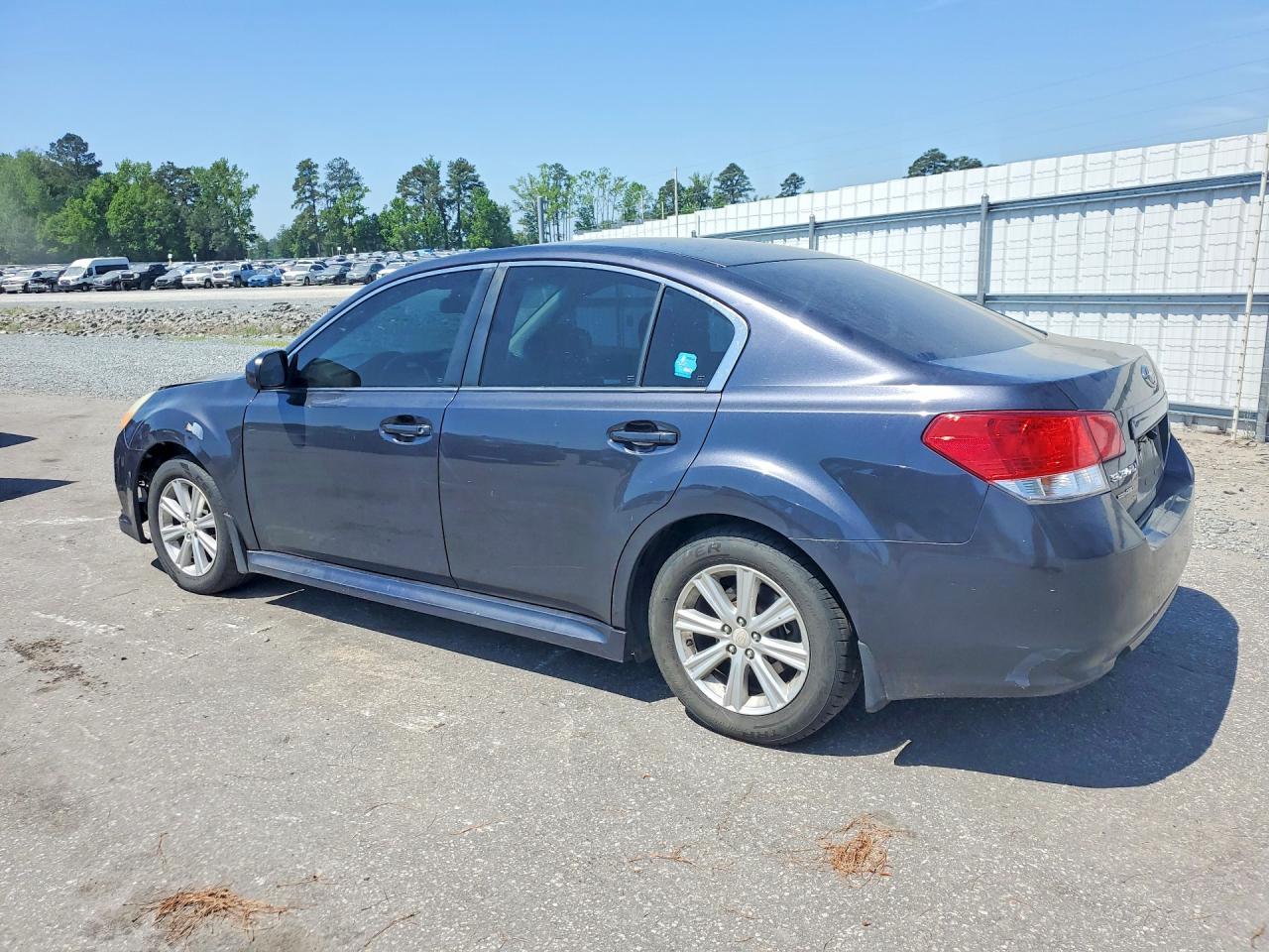 2010 Subaru Legacy 2.5I Premium - Фото 2