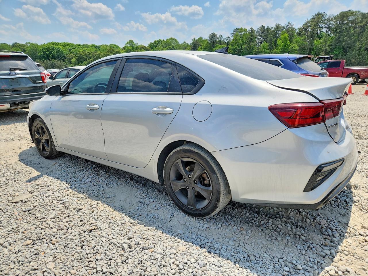 2019 Kia Forte Lxs - Image 2