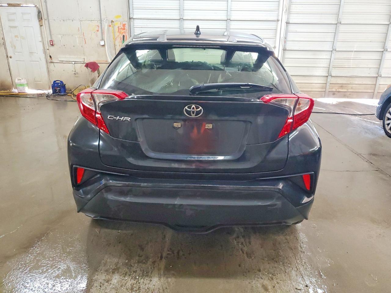2021 Toyota C-Hr Xle - Фото 6