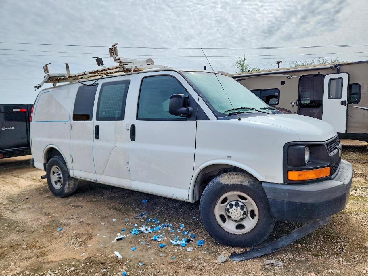 2013 Chevrolet Express G2500 - Image 4
