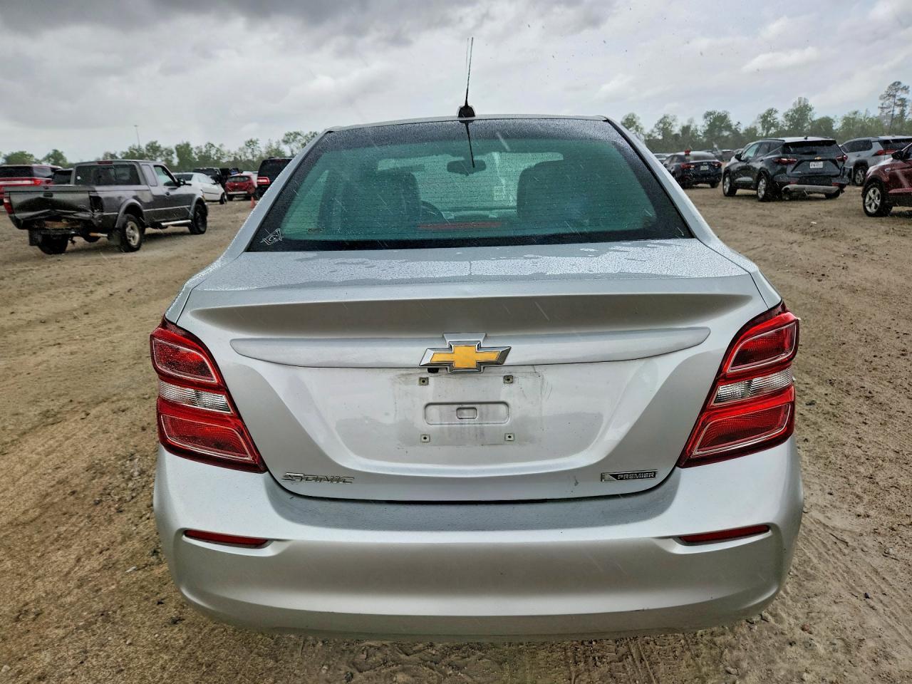 2020 Chevrolet Sonic Premier - Image 6