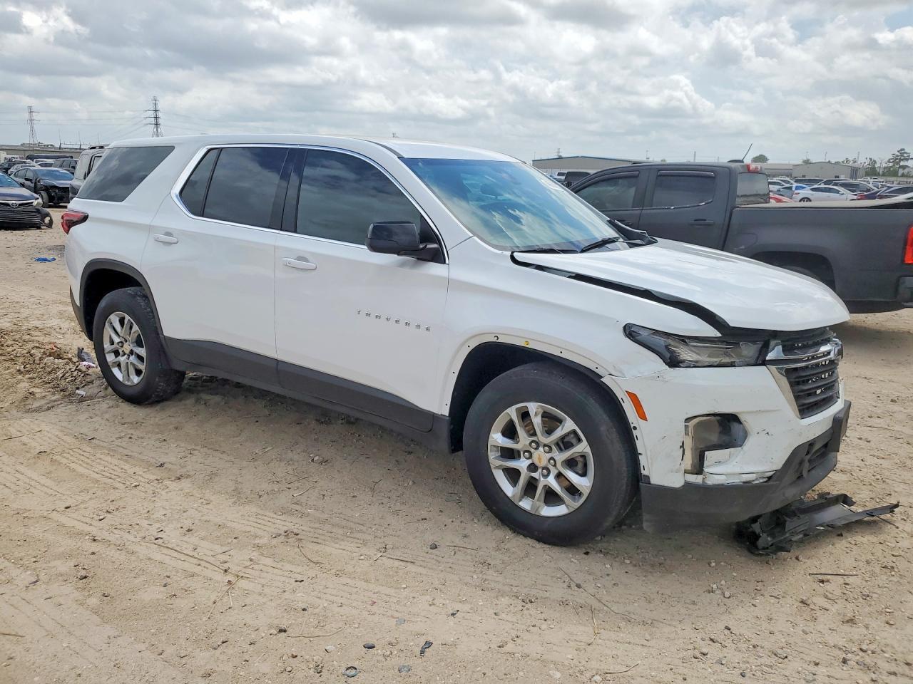 2023 Chevrolet Traverse Ls - Фото 4