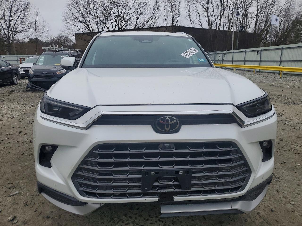 2024 Toyota Grand Highlander Hybrid Max Platinum - Image 5