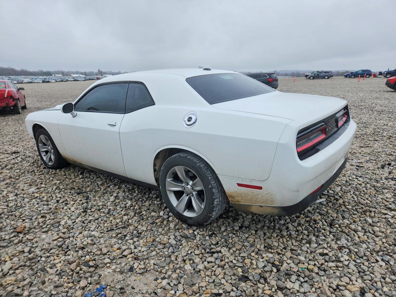 2016 Dodge Challenger Sxt - Image 2