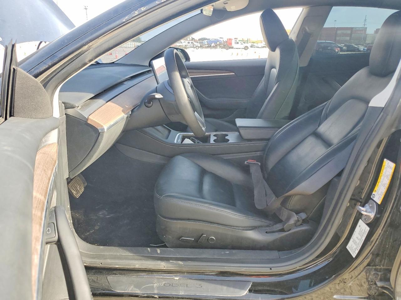 2023 Tesla Model 3 - Image 7