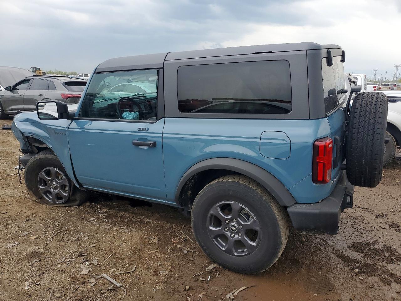 2023 Ford Bronco Base - Image 2