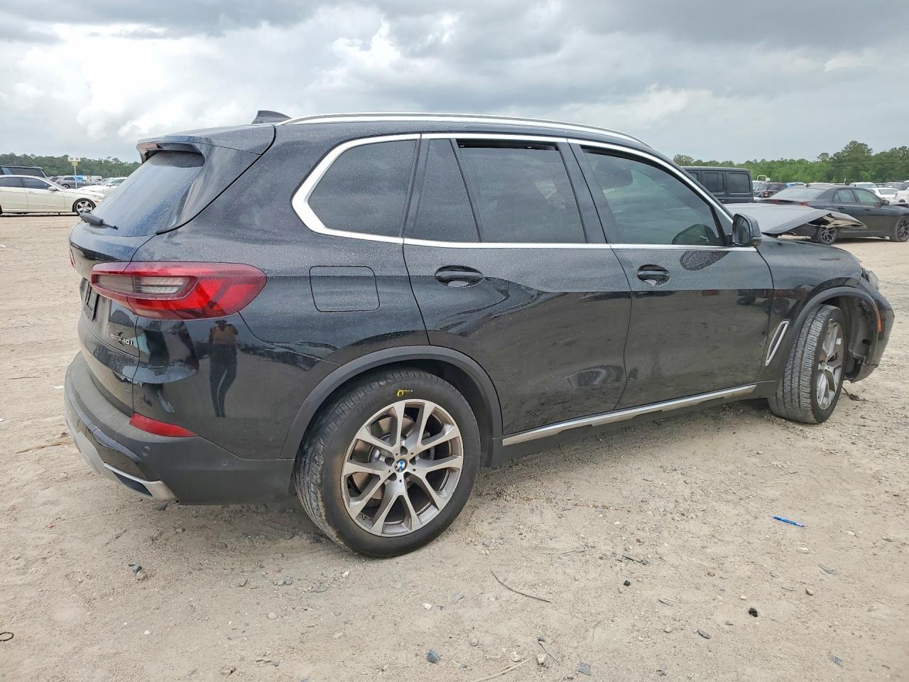 2021 BMW X5 Sdrive 40I - Фото 3