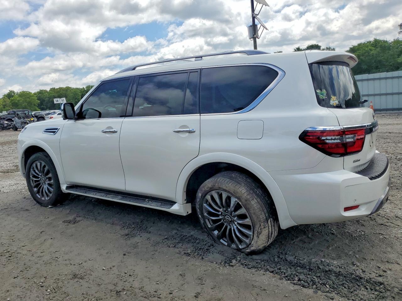2023 Nissan Armada Platinum - Image 2