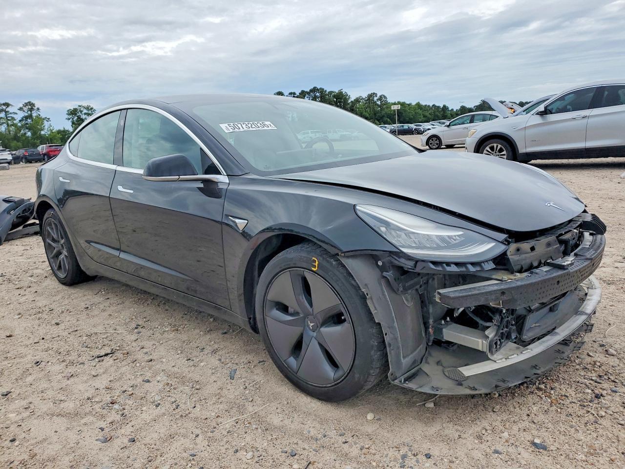 2019 Tesla Model 3 - Фото 4