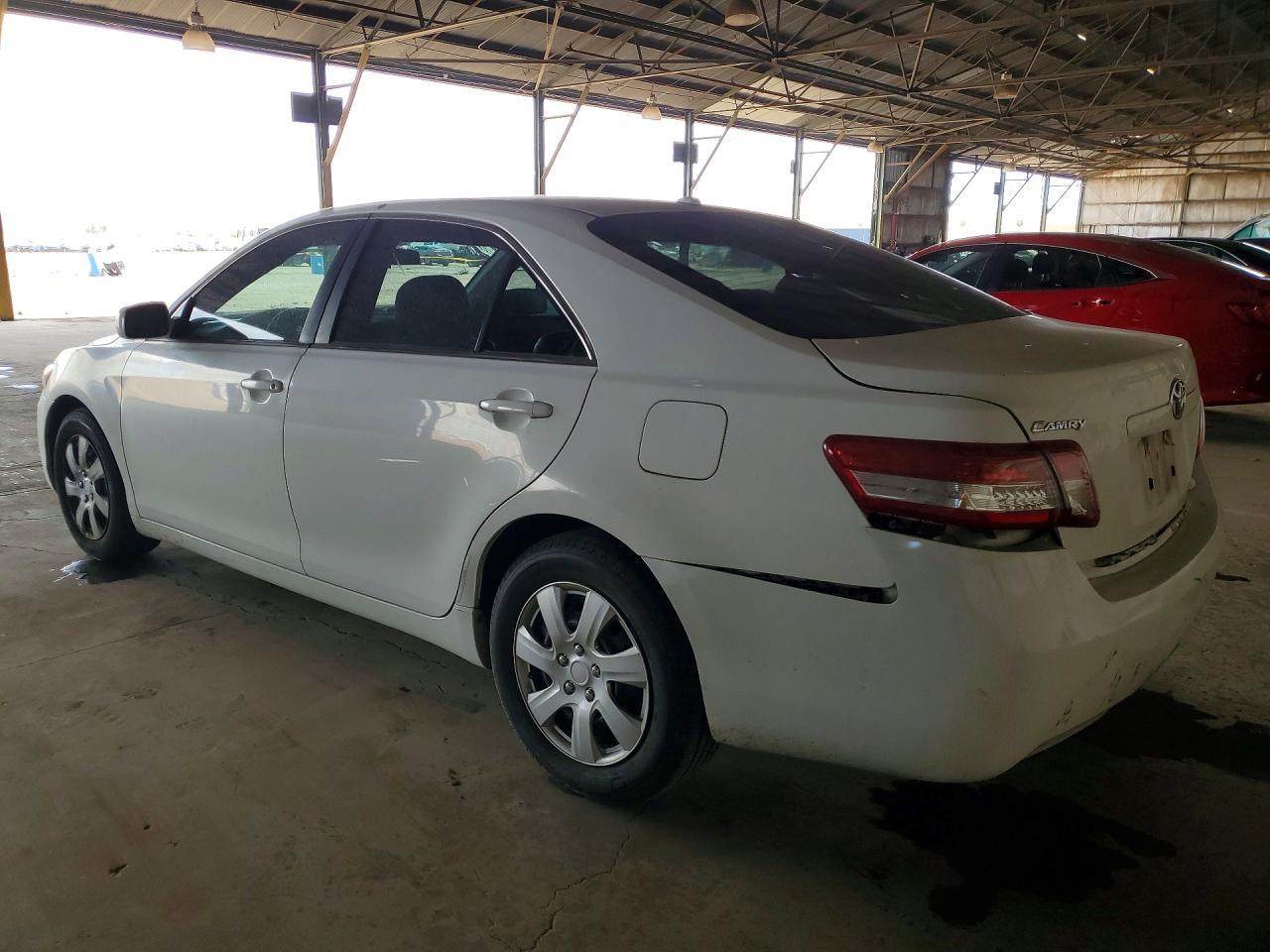 2011 Toyota Camry Le - Image 2
