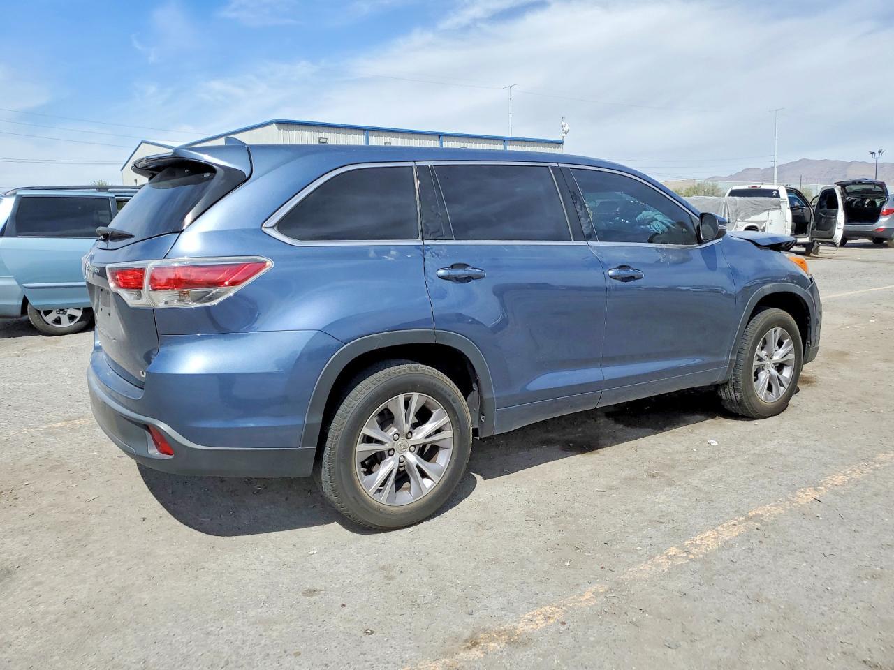 2014 Toyota Highlander Le Plus - Фото 3