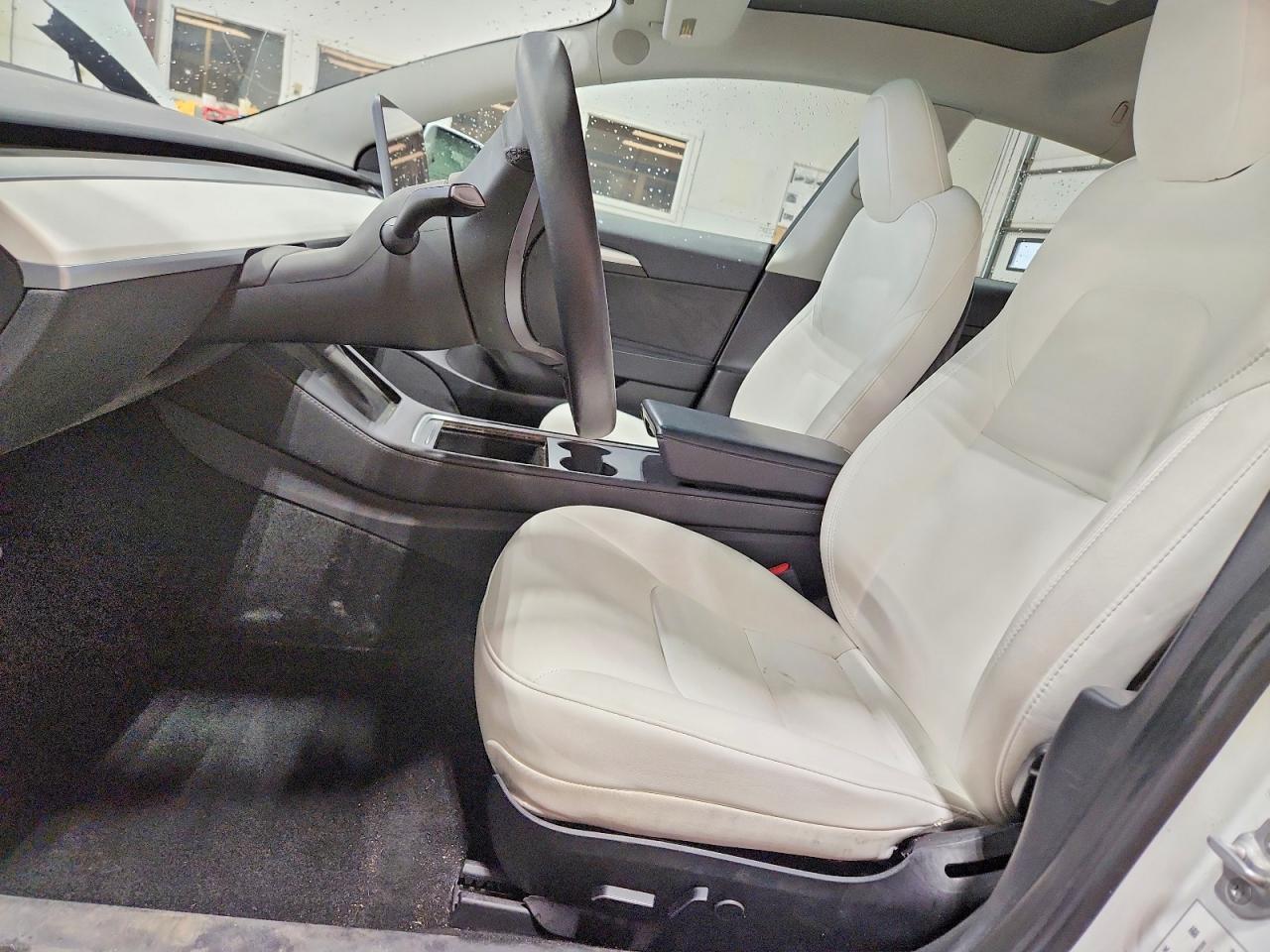 2023 Tesla Model 3 - Image 7