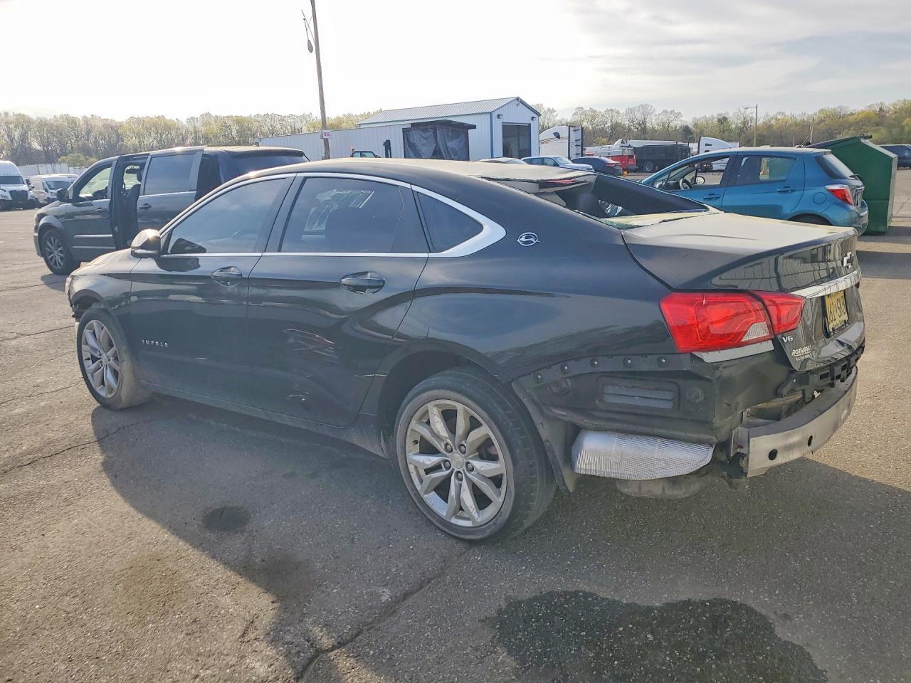 2017 Chevrolet Impala Lt - Image 2
