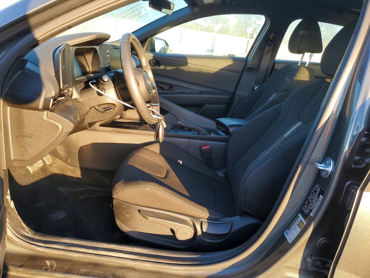 2025 Hyundai Elantra Sel Sport - Фото 7