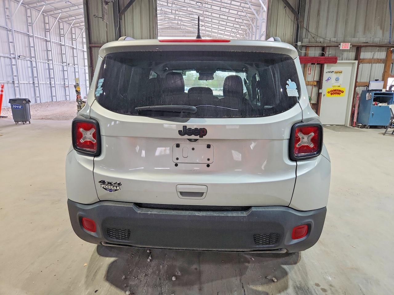 2020 Jeep Renegade Latitude - Image 6