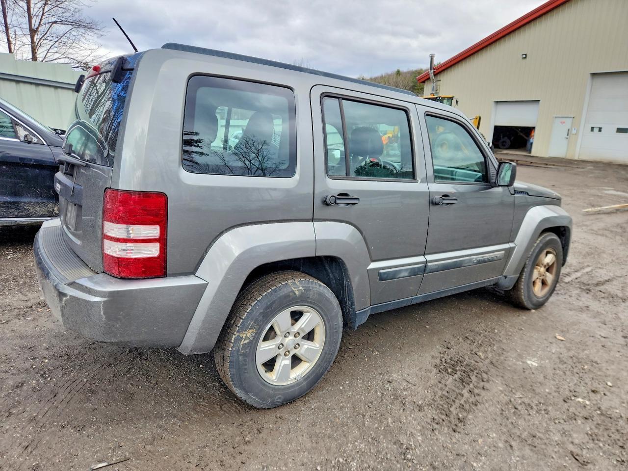 2012 Jeep Liberty Sport - Фото 3