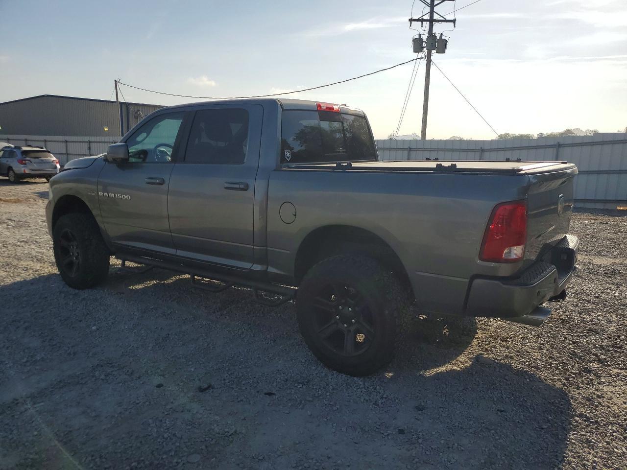 2012 Dodge Ram 1500 Sport - Фото 2
