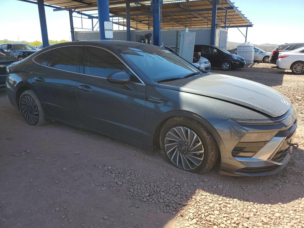 2025 Hyundai Sonata Hybrid Limited - Image 4
